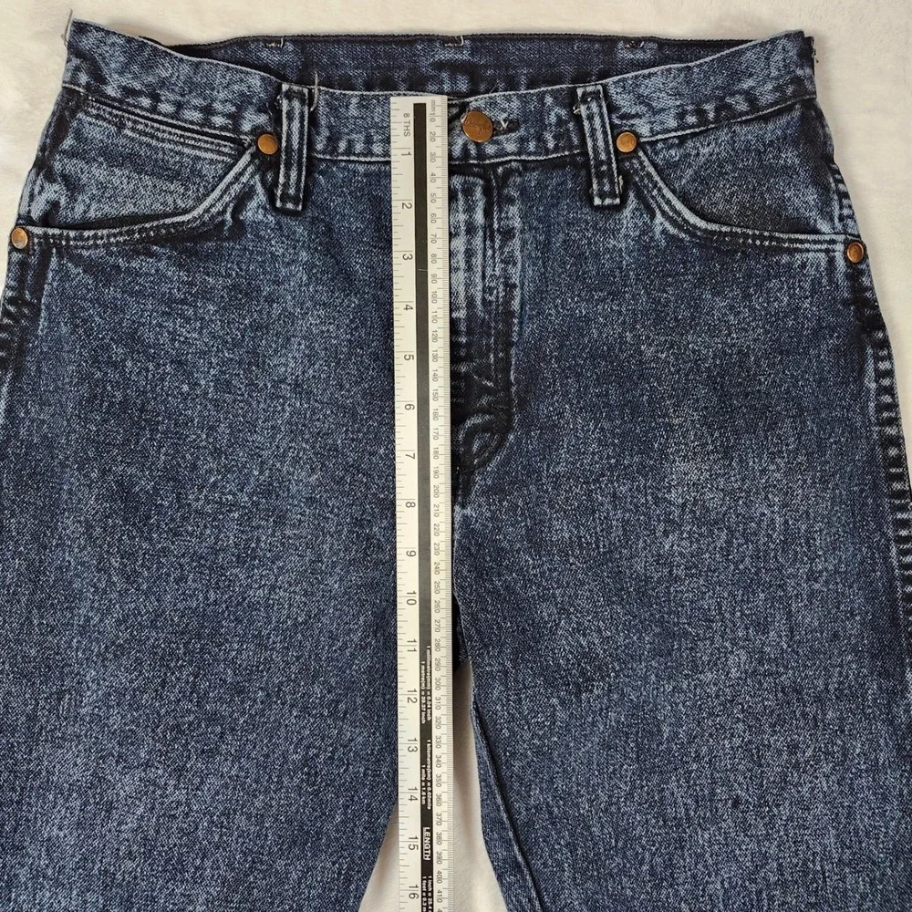 Wrangler Jeans Men 32x30 Blue Excellent Acid Wash Cowboy Cut 13MWZNF Made in USA